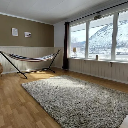 Holiday home On Senja Senjahopen