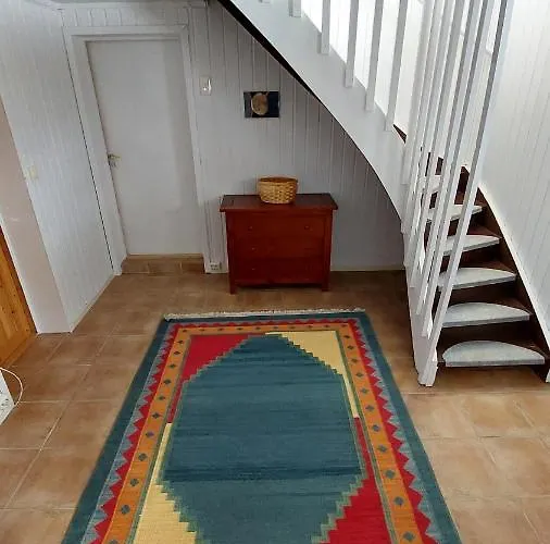 On Senja Nyaraló *